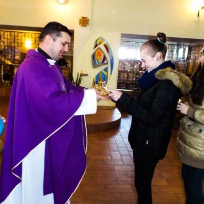 5-6 decembrie: Zile pline de bucurie pentru tinerii din Traian (Neamţ)