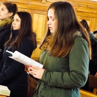 5-6 decembrie: Zile pline de bucurie pentru tinerii din Traian (Neamţ)