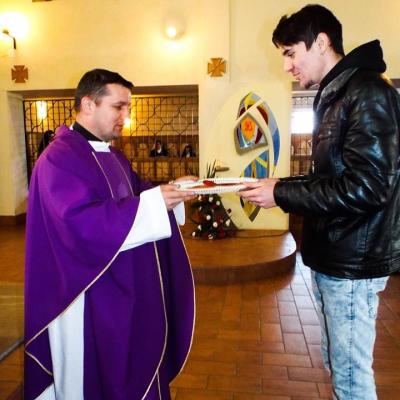 5-6 decembrie: Zile pline de bucurie pentru tinerii din Traian (Neamţ)