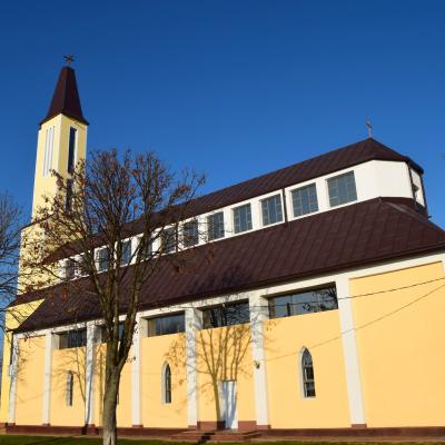 5-6 decembrie: Zile pline de bucurie pentru tinerii din Traian (Neamţ)