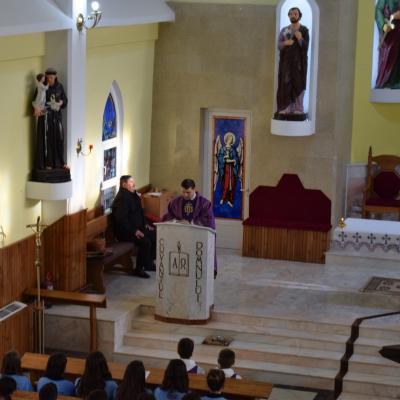 5-6 decembrie: Zile pline de bucurie pentru tinerii din Traian (Neamţ)