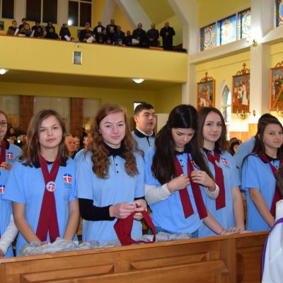 5-6 decembrie: Zile pline de bucurie pentru tinerii din Traian (Neamţ)