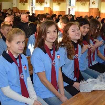 5-6 decembrie: Zile pline de bucurie pentru tinerii din Traian (Neamţ)