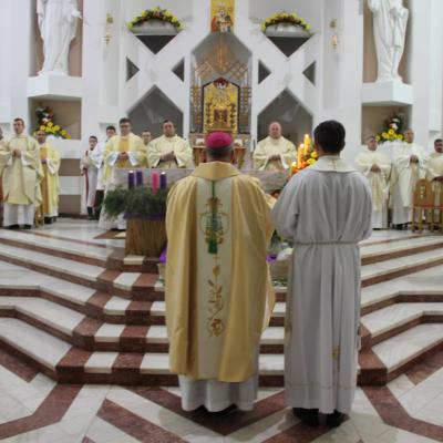 6 decembrie: Bacău: Hramul bisericii "Sfântul Nicolae"