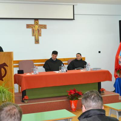 7 decembrie: Roman: Sesiunea ştiinţifică "Sfânta Fecioară Maria, fără de prihană în pietatea populară"
