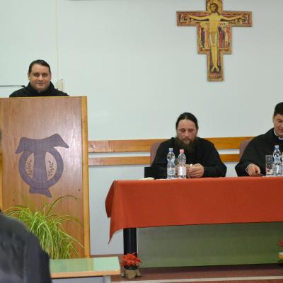 7 decembrie: Roman: Sesiunea ştiinţifică "Sfânta Fecioară Maria, fără de prihană în pietatea populară"