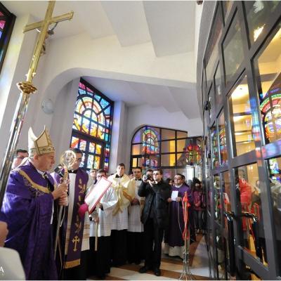 13 decembrie: Iaşi: Deschiderea porţii sfinte a Anului Jubiliar