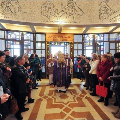 13 decembrie: Iaşi: Deschiderea porţii sfinte a Anului Jubiliar