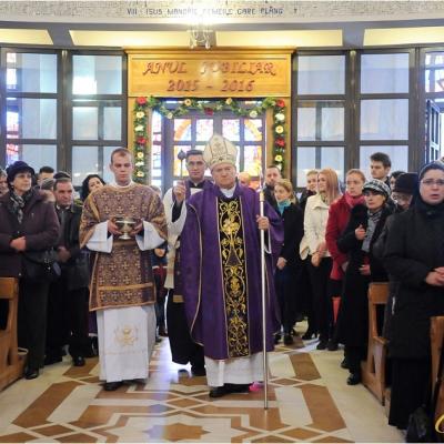 13 decembrie: Iaşi: Deschiderea porţii sfinte a Anului Jubiliar