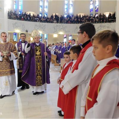 13 decembrie: Iaşi: Deschiderea porţii sfinte a Anului Jubiliar