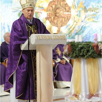 13 decembrie: Iaşi: Deschiderea porţii sfinte a Anului Jubiliar