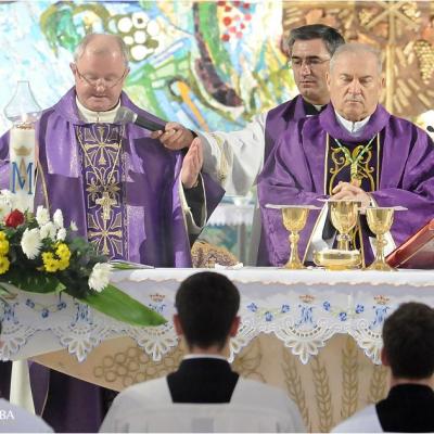 13 decembrie: Iaşi: Deschiderea porţii sfinte a Anului Jubiliar