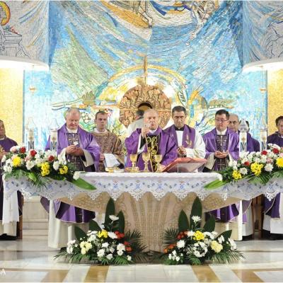 13 decembrie: Iaşi: Deschiderea porţii sfinte a Anului Jubiliar