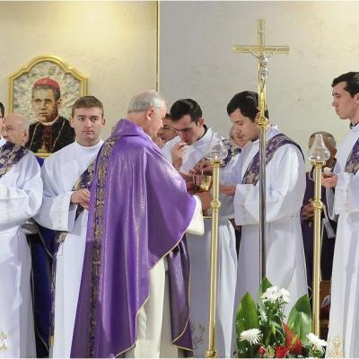 13 decembrie: Iaşi: Deschiderea porţii sfinte a Anului Jubiliar