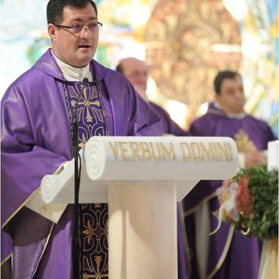 13 decembrie: Iaşi: Deschiderea porţii sfinte a Anului Jubiliar