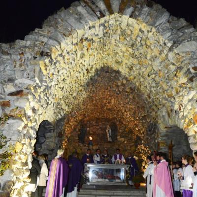 13 decembrie: Cacica: Inaugurarea Anului Sfânt al Milostivirii şi deschiderea Porţii Sfinte