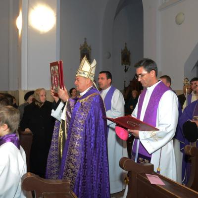 13 decembrie: Cacica: Inaugurarea Anului Sfânt al Milostivirii şi deschiderea Porţii Sfinte