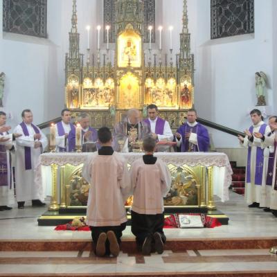 13 decembrie: Cacica: Inaugurarea Anului Sfânt al Milostivirii şi deschiderea Porţii Sfinte