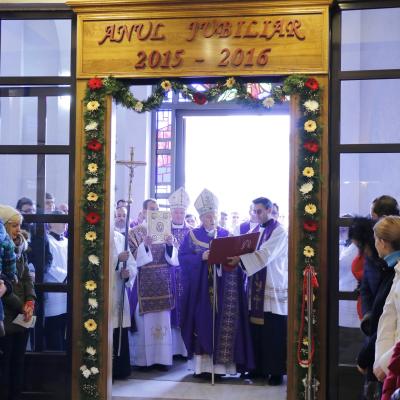 13 decembrie: Iaşi: Deschiderea porţii sfinte a Anului Jubiliar. Foto: Andrei Gherghel