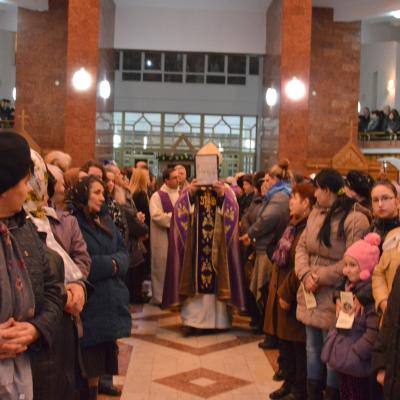 13 decembrie: Bacău: Deschiderea Porţii sfinte a Milostivirii