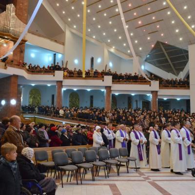 13 decembrie: Bacău: Deschiderea Porţii sfinte a Milostivirii