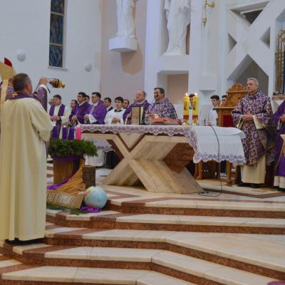 13 decembrie: Bacău: Deschiderea Porţii sfinte a Milostivirii