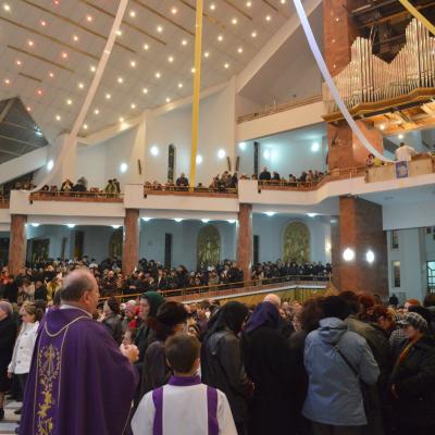 13 decembrie: Bacău: Deschiderea Porţii sfinte a Milostivirii