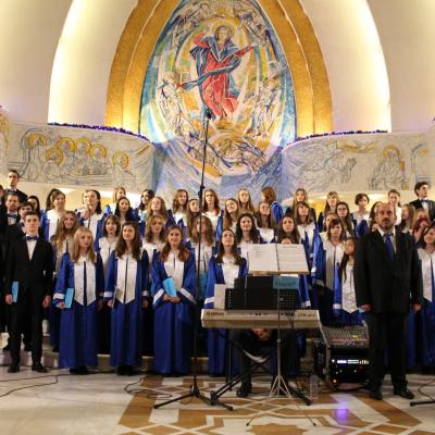 13 decembrie: Iaşi: Concert de colinde al Corului "Juvenes Ecclesiae" în catedrala "Sfânta Fecioară Maria, Regină"