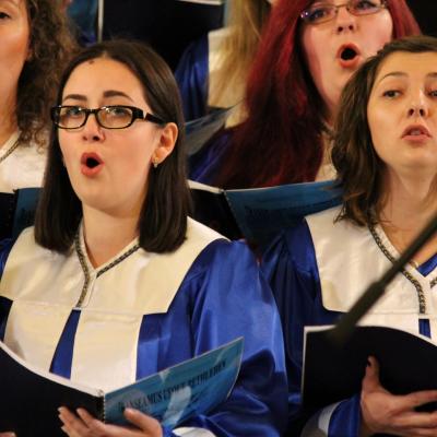 13 decembrie: Iaşi: Concert de colinde al Corului "Juvenes Ecclesiae" în catedrala "Sfânta Fecioară Maria, Regină"