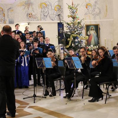 13 decembrie: Iaşi: Concert de colinde al Corului "Juvenes Ecclesiae" în catedrala "Sfânta Fecioară Maria, Regină"
