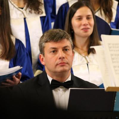13 decembrie: Iaşi: Concert de colinde al Corului "Juvenes Ecclesiae" în catedrala "Sfânta Fecioară Maria, Regină"