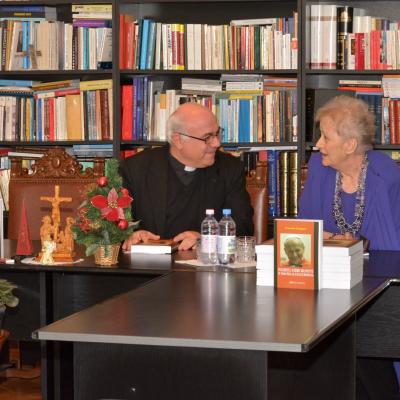 15 decembrie: Iaşi: Lansarea cărţii "Pelerinul iubirii milostive. Sfântul Ioan Paul al II-lea şi România", de Ecaterina Hanganu, la sediul Episcopiei Romano-Catolice de Iaşi