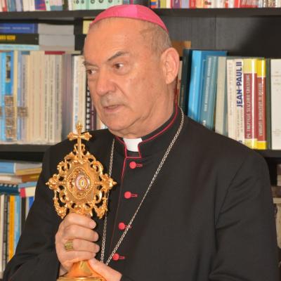 15 decembrie: Iaşi: Lansarea cărţii "Pelerinul iubirii milostive. Sfântul Ioan Paul al II-lea şi România", de Ecaterina Hanganu, la sediul Episcopiei Romano-Catolice de Iaşi