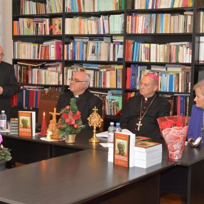 15 decembrie: Iaşi: Lansarea cărţii "Pelerinul iubirii milostive. Sfântul Ioan Paul al II-lea şi România", de Ecaterina Hanganu, la sediul Episcopiei Romano-Catolice de Iaşi