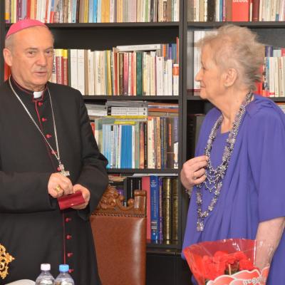 15 decembrie: Iaşi: Lansarea cărţii "Pelerinul iubirii milostive. Sfântul Ioan Paul al II-lea şi România", de Ecaterina Hanganu, la sediul Episcopiei Romano-Catolice de Iaşi