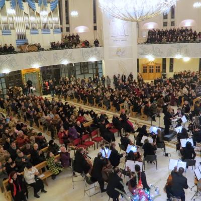 21 decembrie: Iaşi: Concert de Crăciun organizat de Filarmonica "Moldova" în catedrala "Sfânta Fecioară Maria, Regină"