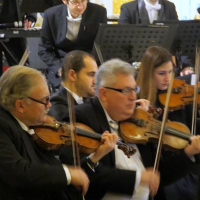 21 decembrie: Iaşi: Concert de Crăciun organizat de Filarmonica "Moldova" în catedrala "Sfânta Fecioară Maria, Regină"