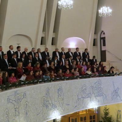21 decembrie: Iaşi: Concert de Crăciun organizat de Filarmonica "Moldova" în catedrala "Sfânta Fecioară Maria, Regină"