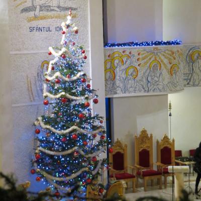 21 decembrie: Iaşi: Concert de Crăciun organizat de Filarmonica "Moldova" în catedrala "Sfânta Fecioară Maria, Regină"