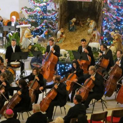 21 decembrie: Iaşi: Concert de Crăciun organizat de Filarmonica "Moldova" în catedrala "Sfânta Fecioară Maria, Regină"
