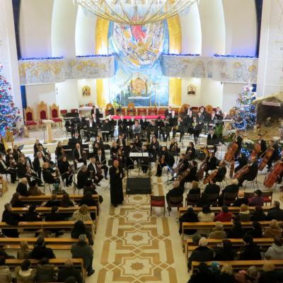 21 decembrie: Iaşi: Concert de Crăciun organizat de Filarmonica "Moldova" în catedrala "Sfânta Fecioară Maria, Regină"