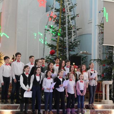 28 decembrie: Tămăşeni: Festival de colinde