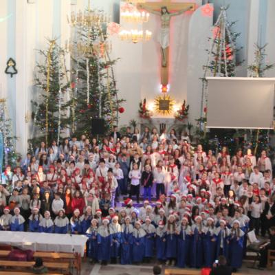 28 decembrie: Tămăşeni: Festival de colinde