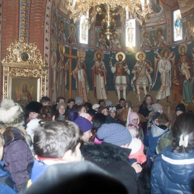 24 ianuarie: Cercetaşii din Pildeşti şi copii din Simioneşti se roagă şi se joacă împreună