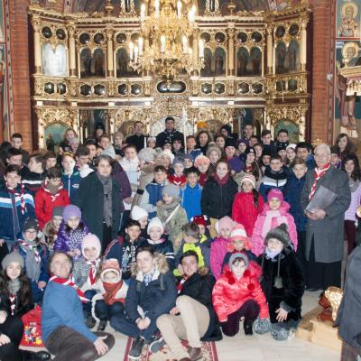 24 ianuarie: Cercetaşii din Pildeşti şi copii din Simioneşti se roagă şi se joacă împreună