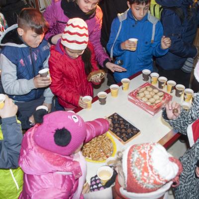 24 ianuarie: Cercetaşii din Pildeşti şi copii din Simioneşti se roagă şi se joacă împreună