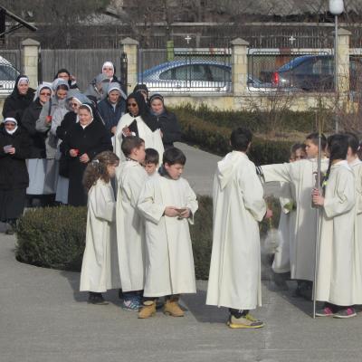 2 februarie: Oneşti: Celebrarea zonală a Zilei Mondiale a Persoanelor Consacrate