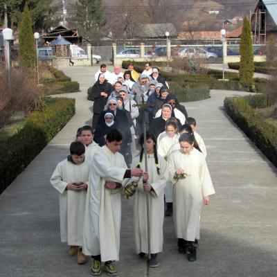 2 februarie: Oneşti: Celebrarea zonală a Zilei Mondiale a Persoanelor Consacrate