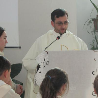 2 februarie: Oneşti: Celebrarea zonală a Zilei Mondiale a Persoanelor Consacrate