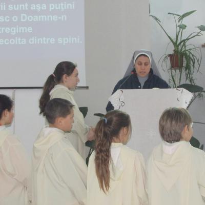 2 februarie: Oneşti: Celebrarea zonală a Zilei Mondiale a Persoanelor Consacrate